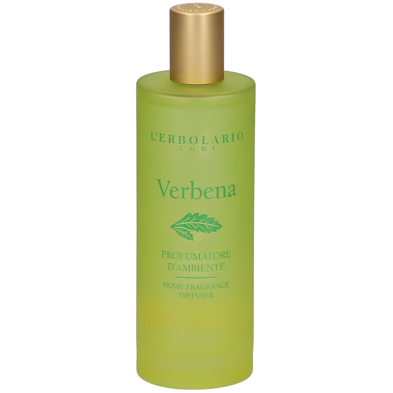 Flacone verde con tappo dorato. Scritta: L'ERBOLARIO, Verbena, PROFUMATORE D'AMBIENTE, HOME FRAGRANCE DIFFUSER.