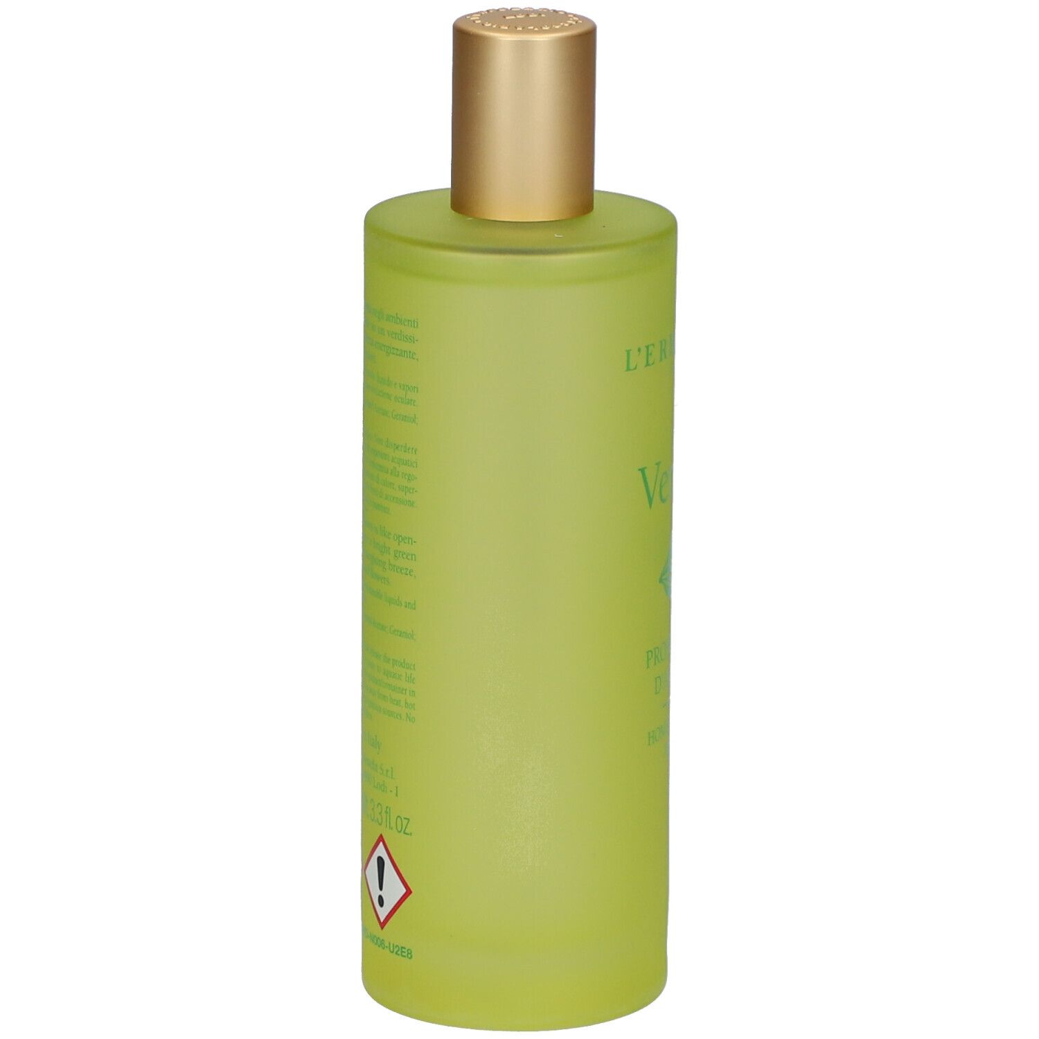 Flacone verde con tappo dorato. Scritta: L'ERBOLARIO, Verbena. Avvertenze e testo sul retro.