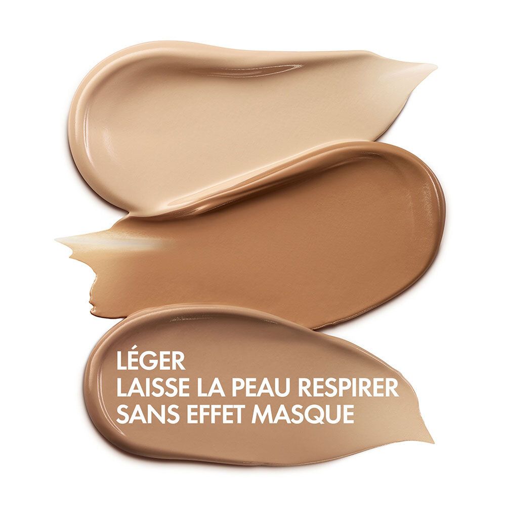 Tre campioni di fondotinta. Leggero, lascia respirare la pelle, senza effetto maschera.