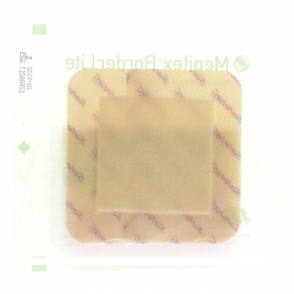 Mepilex Border Lite, medicazione quadrata. Beige, con area centrale quadrata. Su sfondo bianco.