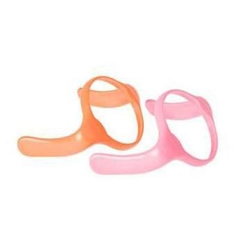 Due impugnature, arancione e rosa. Forma ad anello con impugnatura. In plastica.