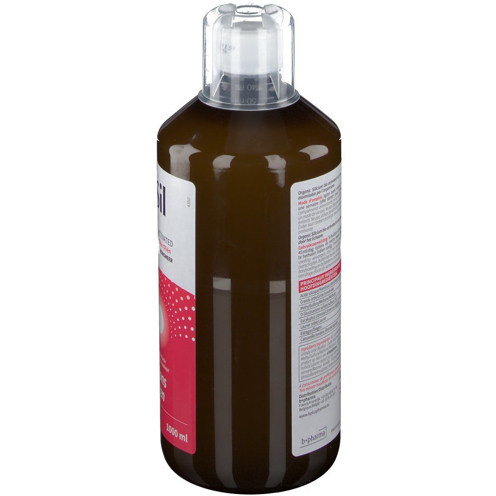 Liquido marrone in bottiglia con tappo trasparente. Etichetta con testo e informazioni. Vista posteriore.