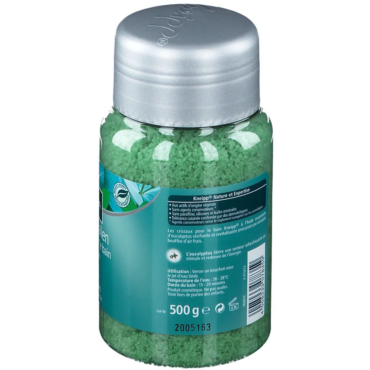 Retro del barattolo di cristalli da bagno Kneipp Eucaliptus. Testo: Nature et Expert, 500g, ingredienti, istruzioni per l'uso. Sfondo verde.