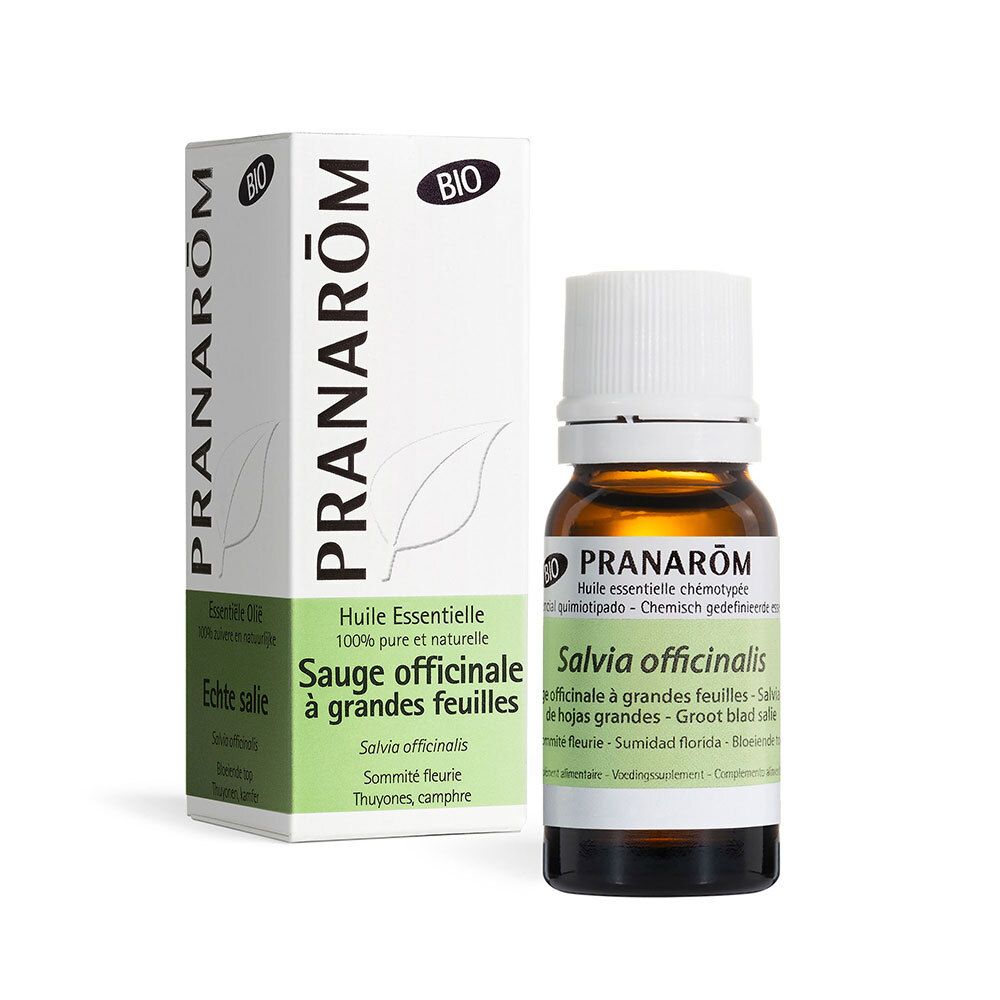 Flacone e scatola di cartone. Scritta: PRANAROM, Salvia officinalis, BIO. Contiene olio essenziale.