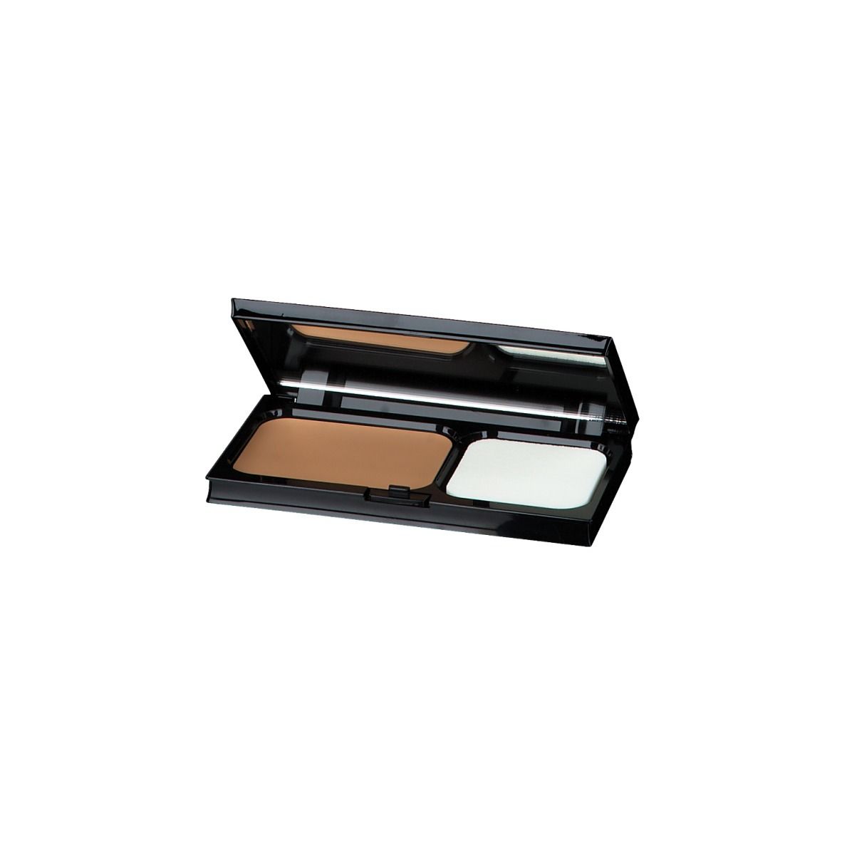 Make-up compatto in crema aperto. Custodia nera con make-up e spugna. Specchio visibile.