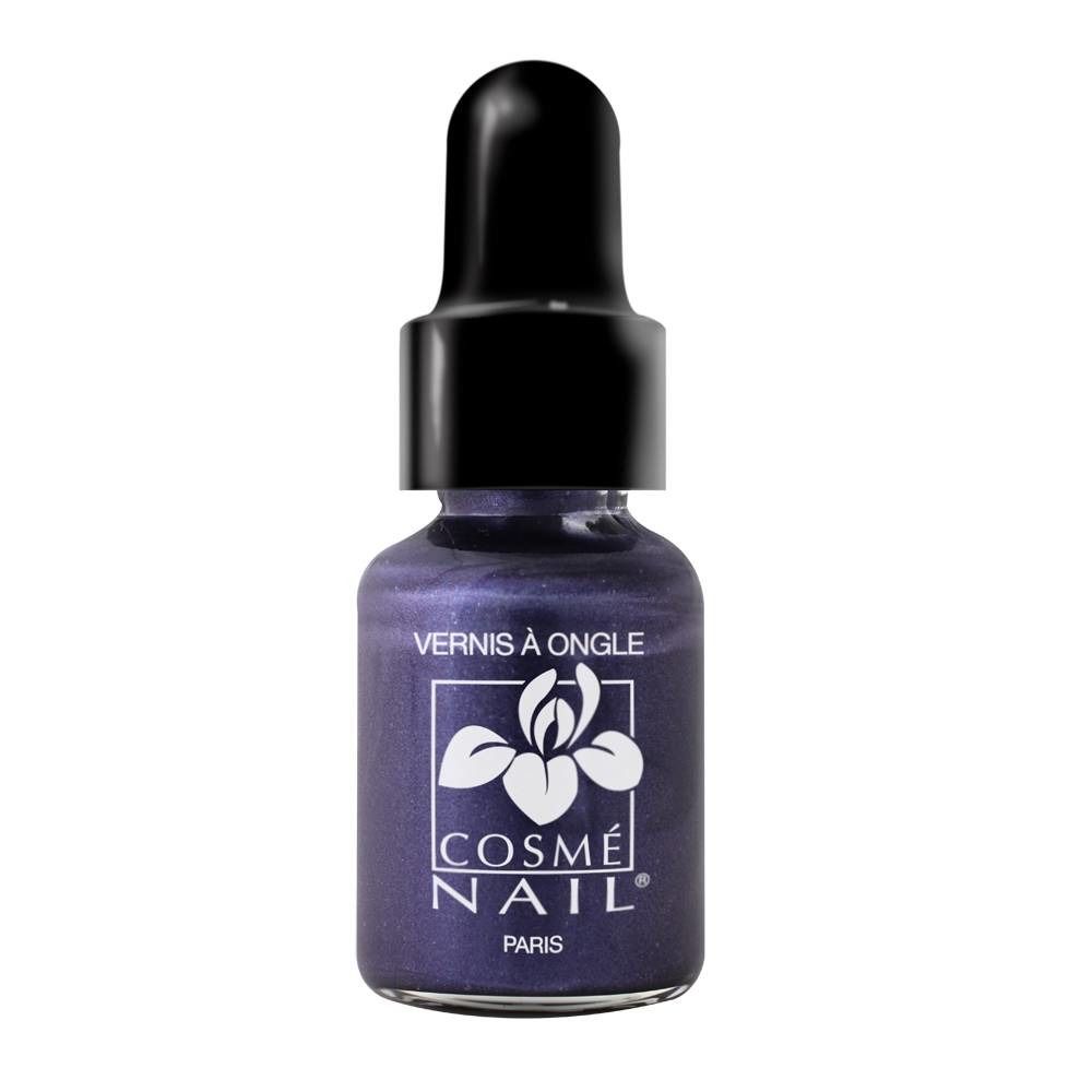 Flacone di smalto blu scuro con tappo nero. Scritta: Cosmé Nail Paris, Vernis à Ongle.