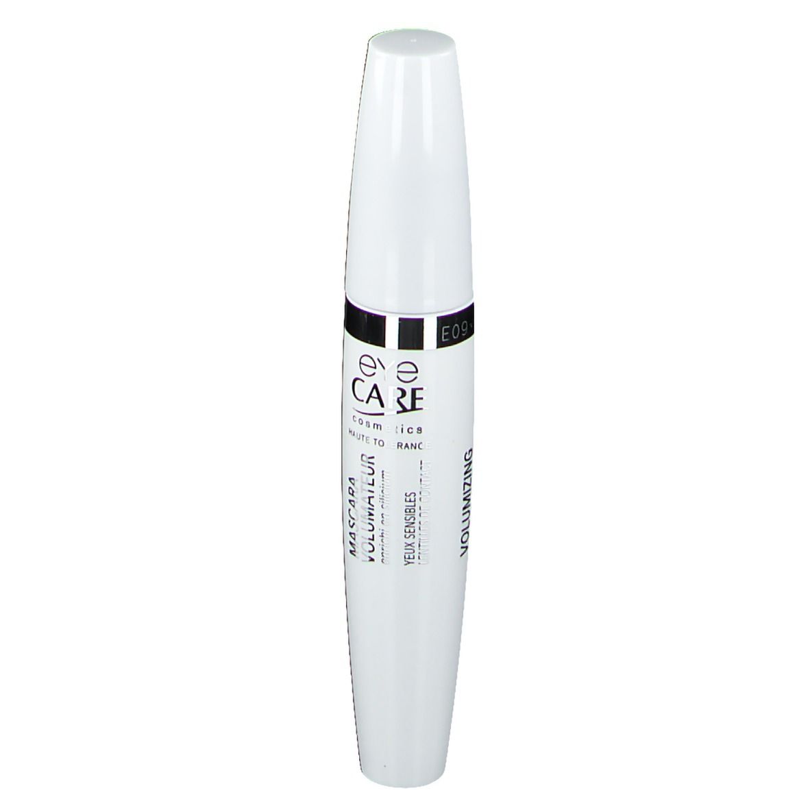 Tubo mascara bianco con fascia nera. Testo: EYE CARE, Mascara, Volumizing, per occhi sensibili.
