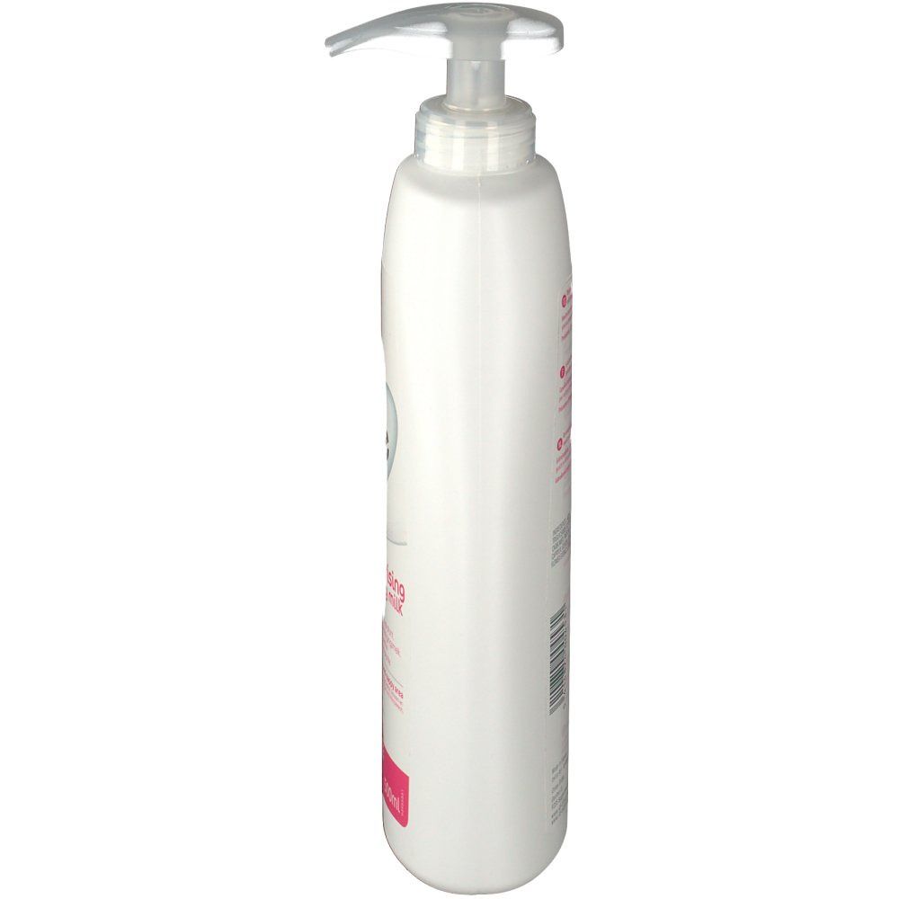 Flacone bianco con pompa, vista laterale. Scritta: Care Expert, Moisturising cleansing milk. Etichette rosa con testo. 500ml.