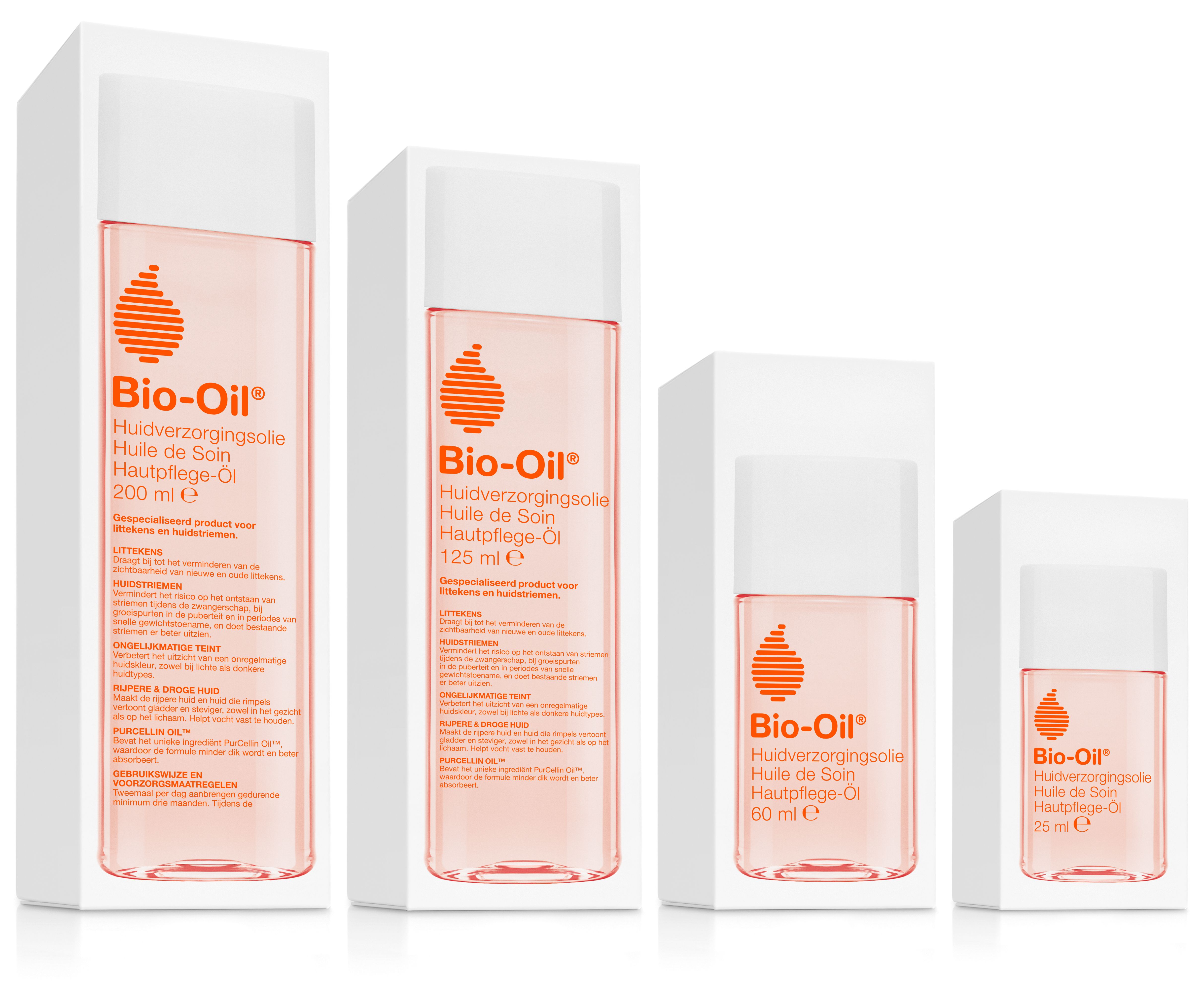 Quattro flaconi Bio-Oil in confezioni bianche. Liquido rosa, tappo bianco. Scritta: Bio-Oil Huile de Soin.