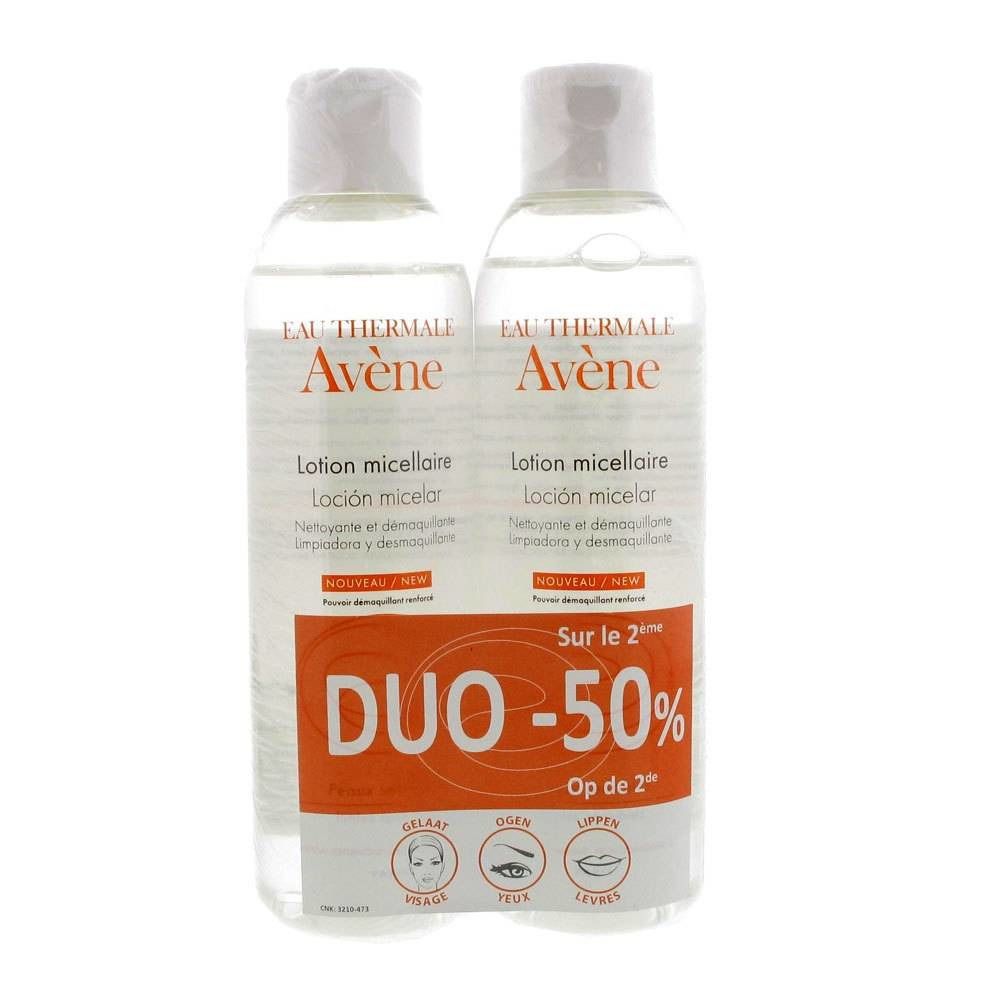 Due flaconi di Avène Lotion Micellaire. Tappi bianchi, liquido trasparente. Scritta: DUO -50%.