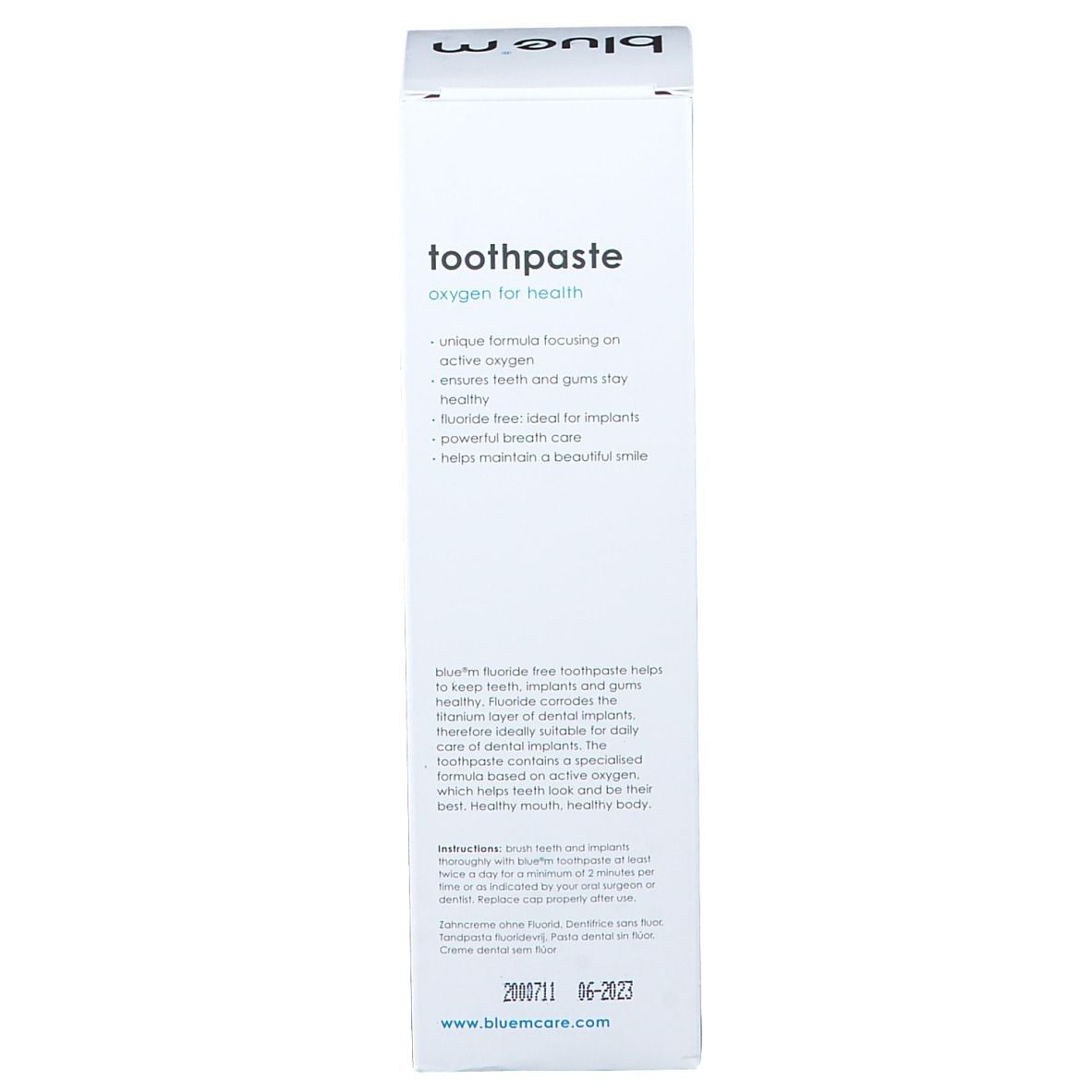 Retro della scatola del dentifricio. Testo: toothpaste, unique formula focusing on active oxygen, fluoride free.