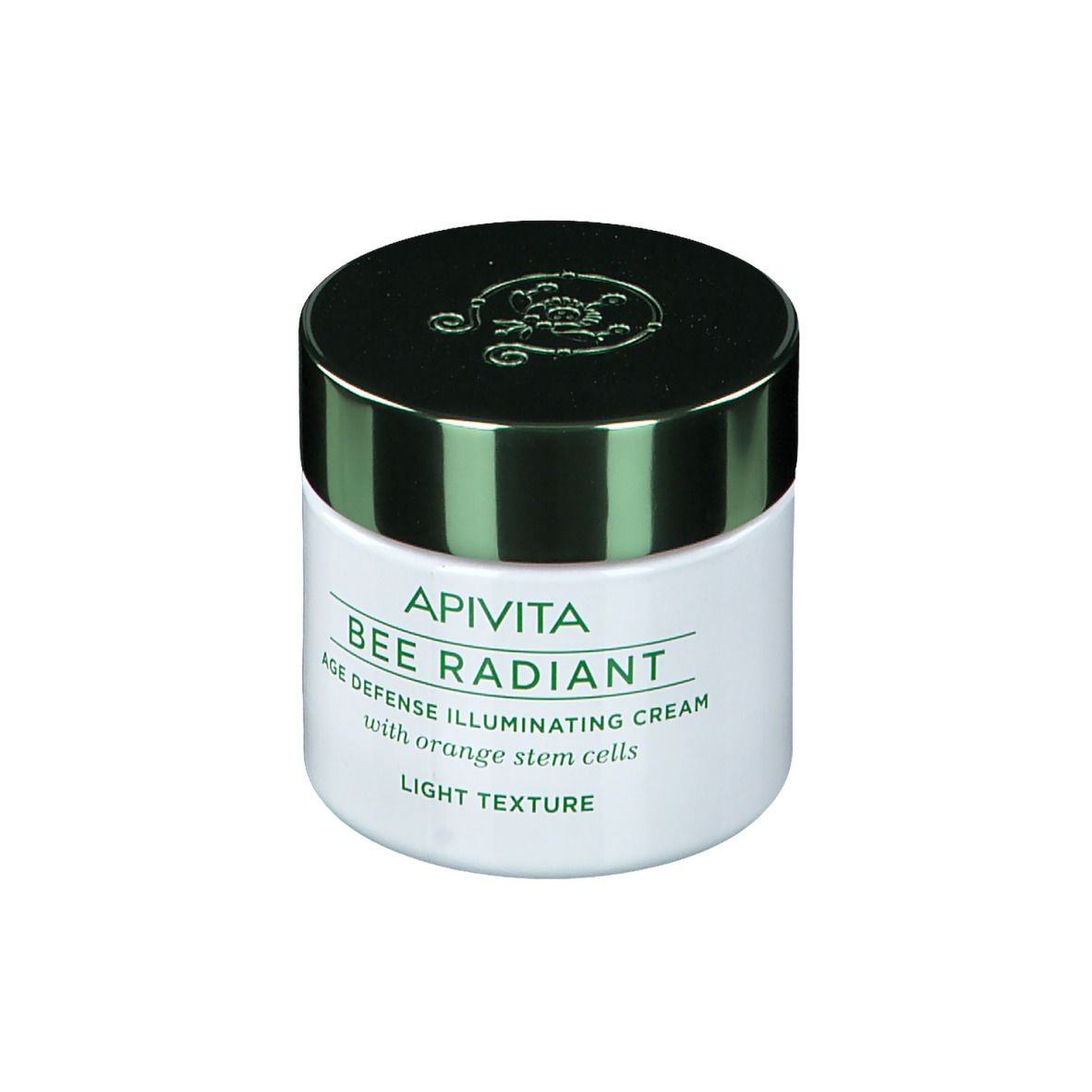 Vasetto di crema bianco con coperchio verde. Scritta: Apivita Bee Radiant Age Defense Illuminating Cream, Light Texture.