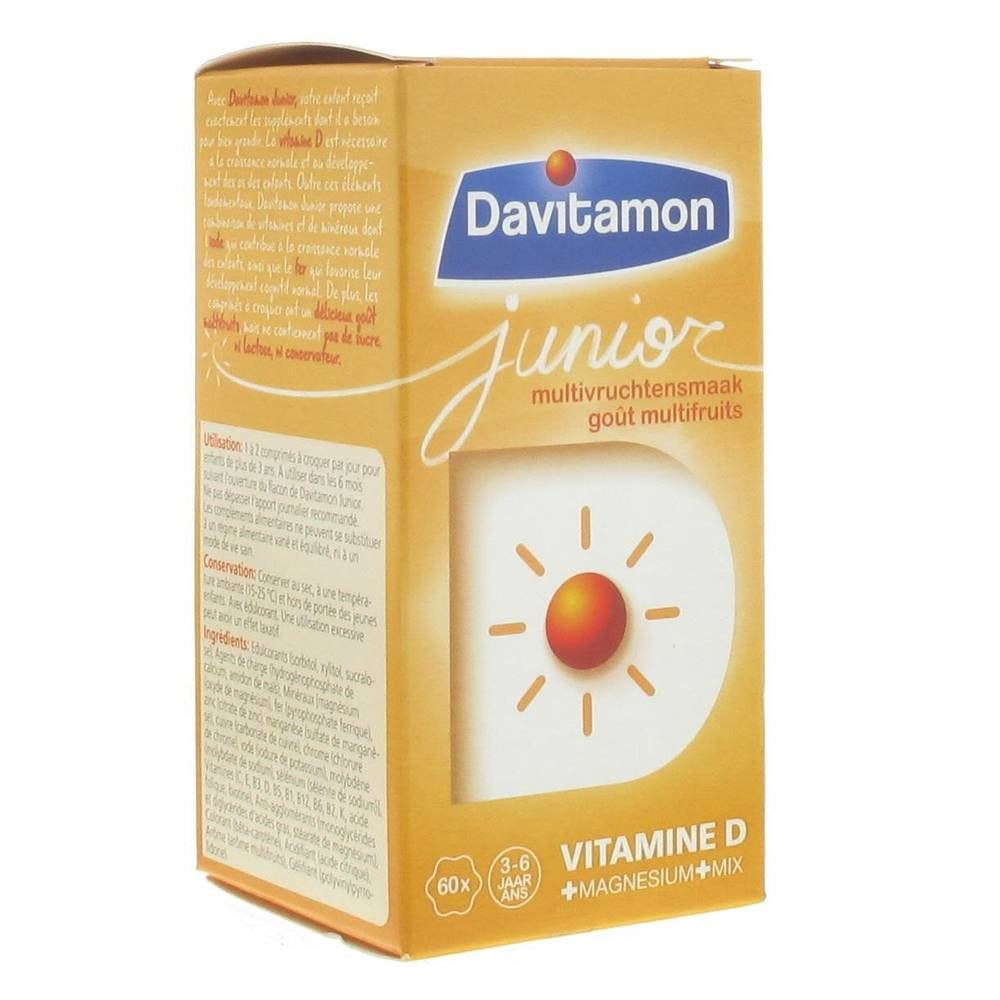 Scatola gialla Davitamon Junior. Scritta: Multivruchtensmaak, goût multifruits. Contiene vitamina D e magnesio.