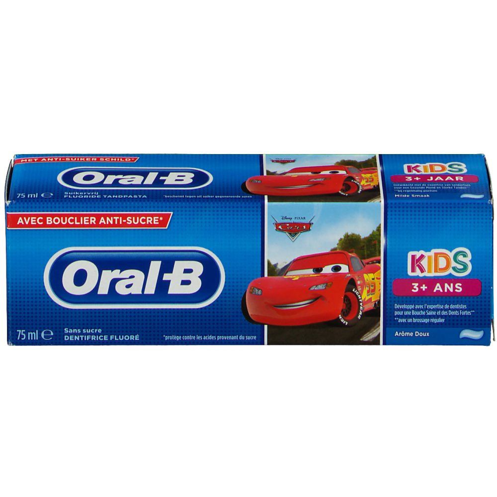 Confezione di dentifricio. Scatola blu con logo Oral-B e "KIDS 3+ ANS". Immagine di Saetta McQueen.