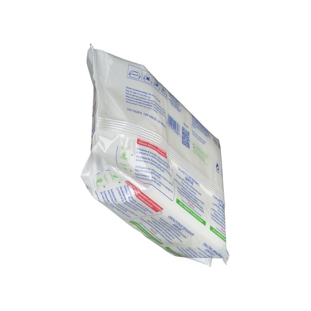 Vista obliqua della confezione di salviette Mustela. Confezione trasparente. Testo multilingue. Coperchio rosa.