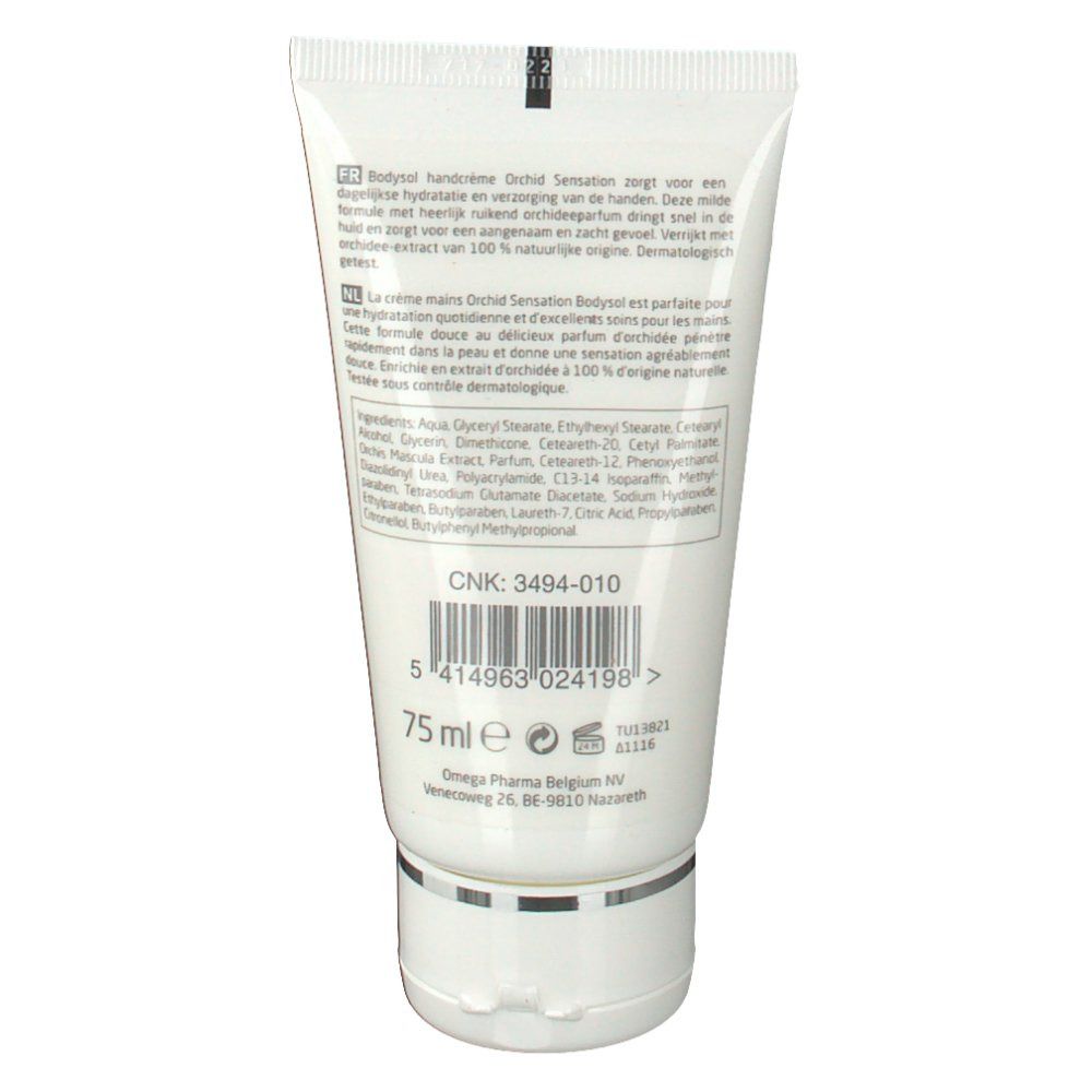 Retro del tubo di crema mani. Testo: ingredienti, numero CNK, 75 ml, indirizzo del produttore e codice a barre.