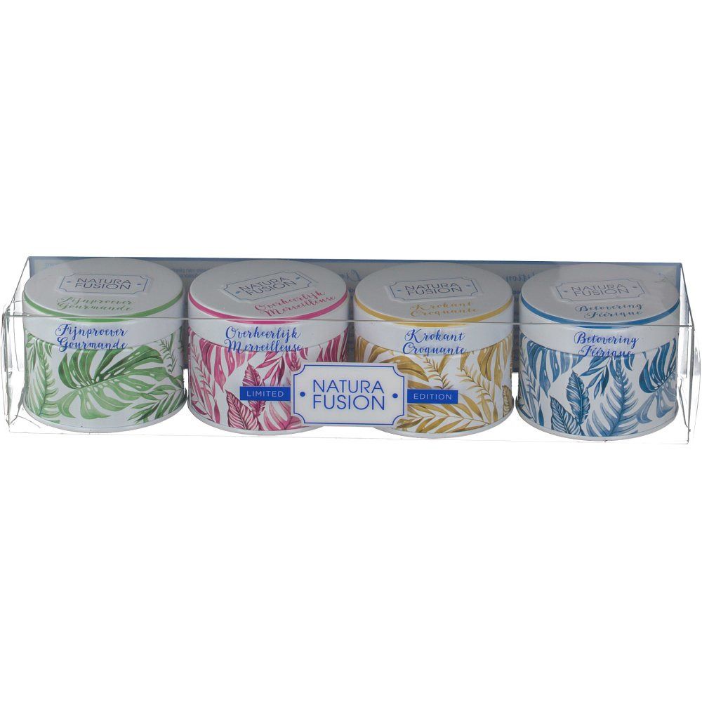 Quattro barattoli rotondi in una confezione trasparente. Ogni barattolo ha un design diverso e la scritta "Natura Fusion".
