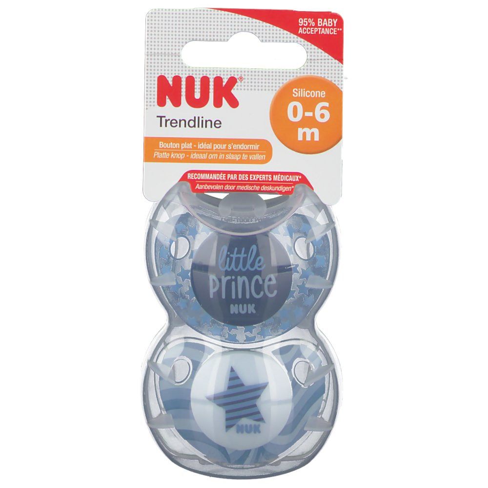 Due ciucci blu NUK Trendline in confezione. Con stampa 'little Prince' e stella. Adatto per 0-6 mesi.