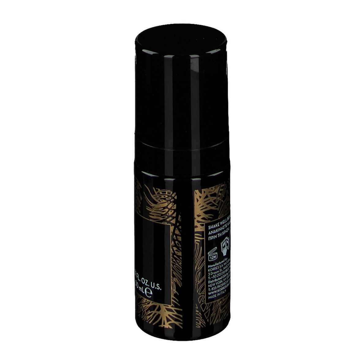 Fondotinta Korres Black Pine. Flacone nero con tappo nero. Etichetta dorata. Testo: Shake well before use.