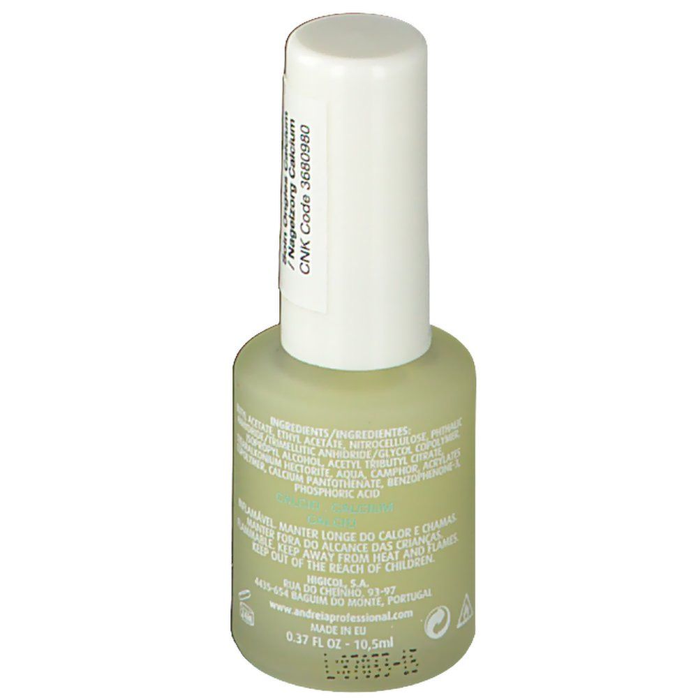 Flacone verde con tappo bianco. Etichetta con ingredienti e avvertenze.