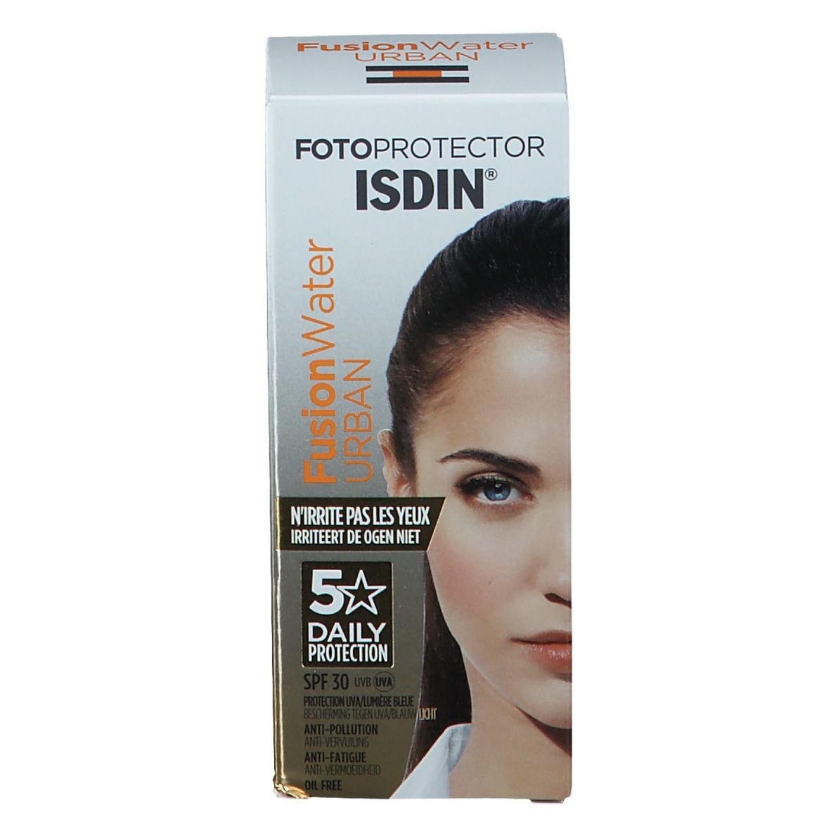 Confezione ISDIN Fotoprotector Fusion Water Urban. Viso di donna. Codice QR e testo sul lato.