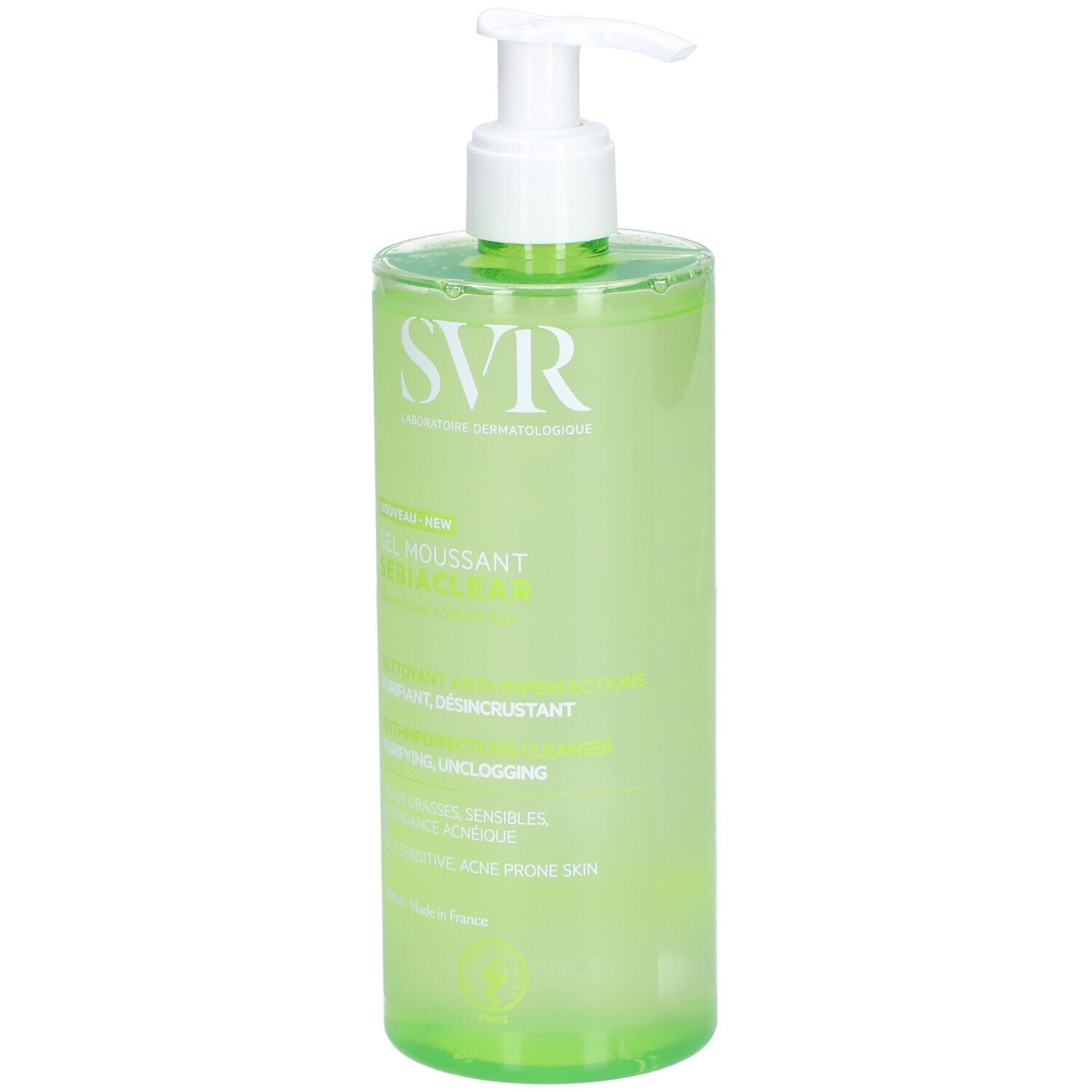 Flacone verde con dosatore bianco. Scritta SVR e Gel Moussant Sebiaclear. Testo verde.