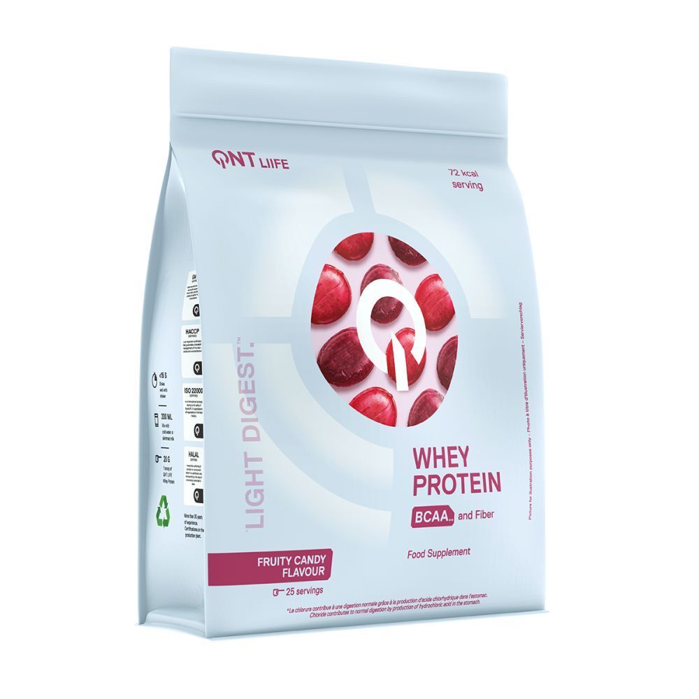 Busta bianca con contenuto rosso e scritta. Contiene proteine del siero di latte, BCAA e fibre. Gusto caramella alla frutta.