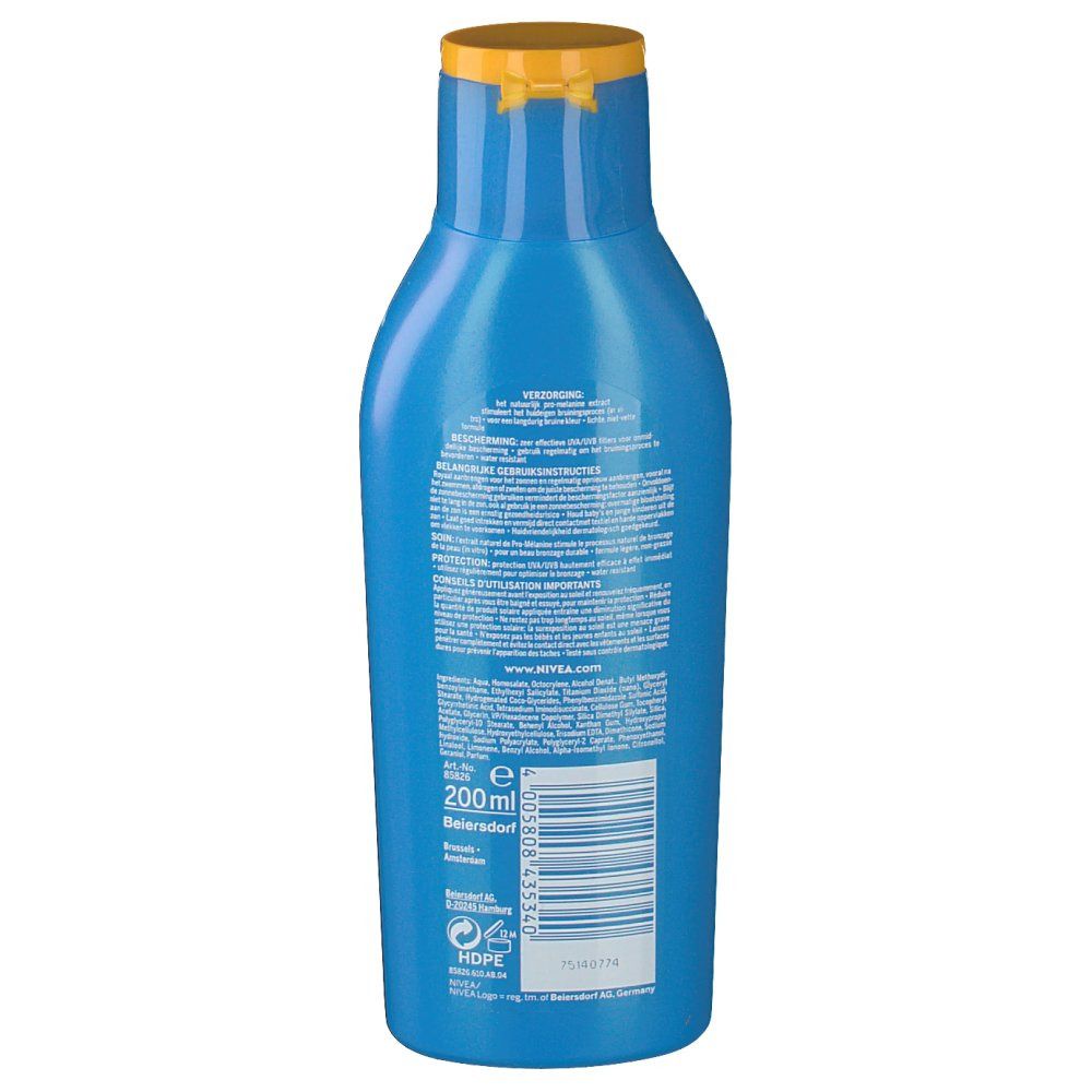 Retro del flacone blu Nivea Sun Protect & Bronze SPF50. Testo e codice a barre.