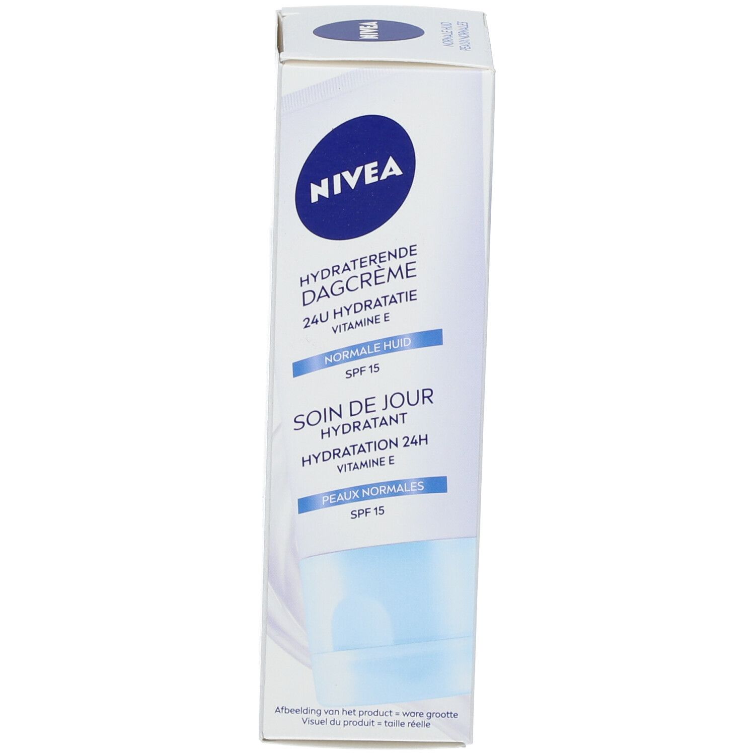 Tubo NIVEA Soin de Jour Fraîcheur con tappo blu. Contiene aloe vera, acido ialuronico, SPF 15.