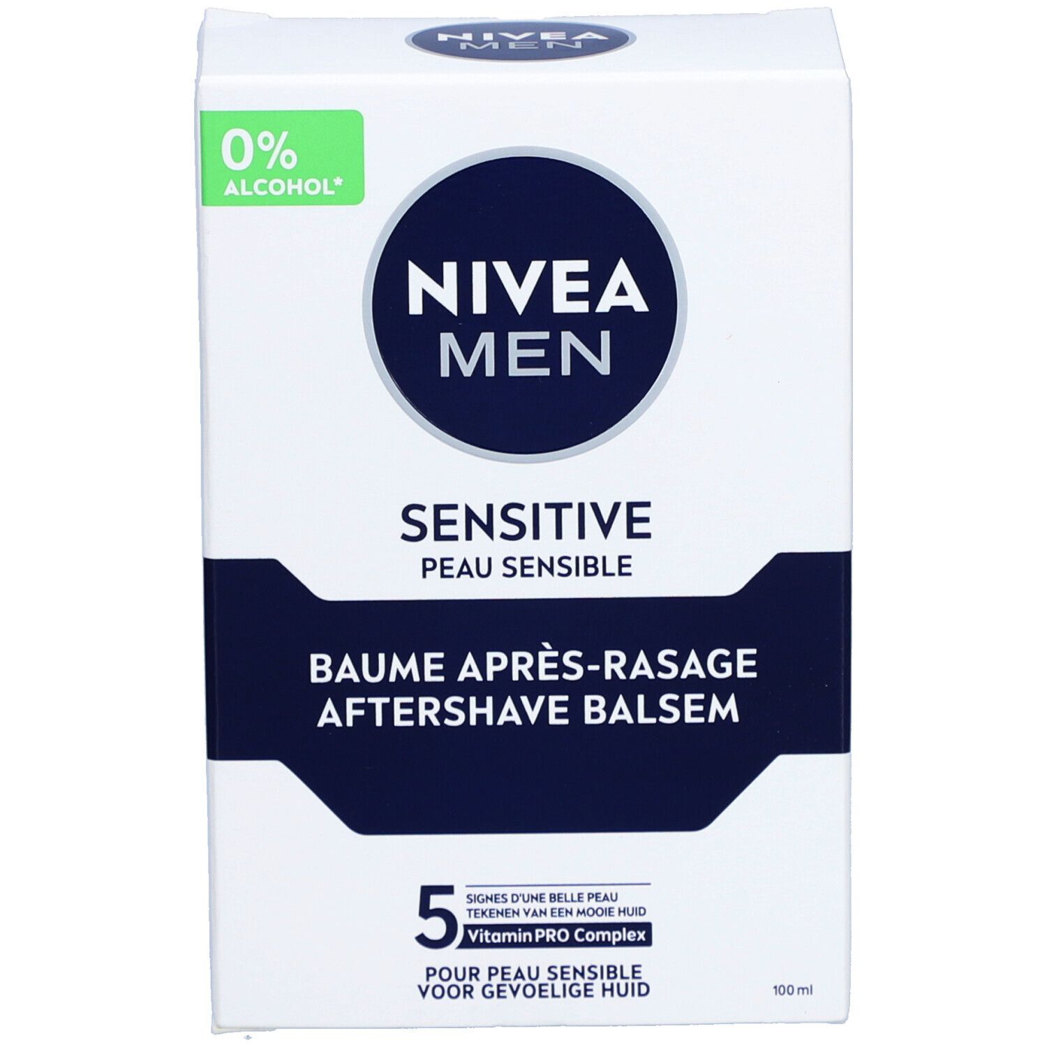 Confezione. Scatola bianca con scritta NIVEA MEN, Sensitive, Peau Sensible, Aftershave/Après-Rasage.