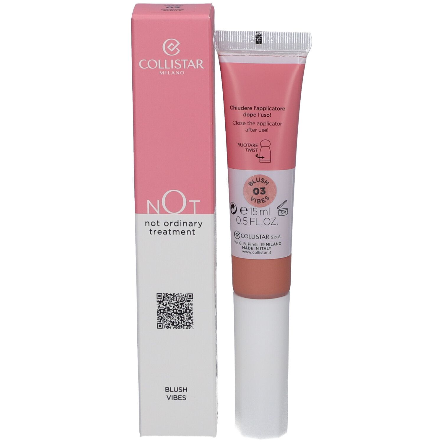 Tubo di blush e confezione. Scritta: Collistar, NOT, Blush Vibes. Codice QR. Confezione rosa.