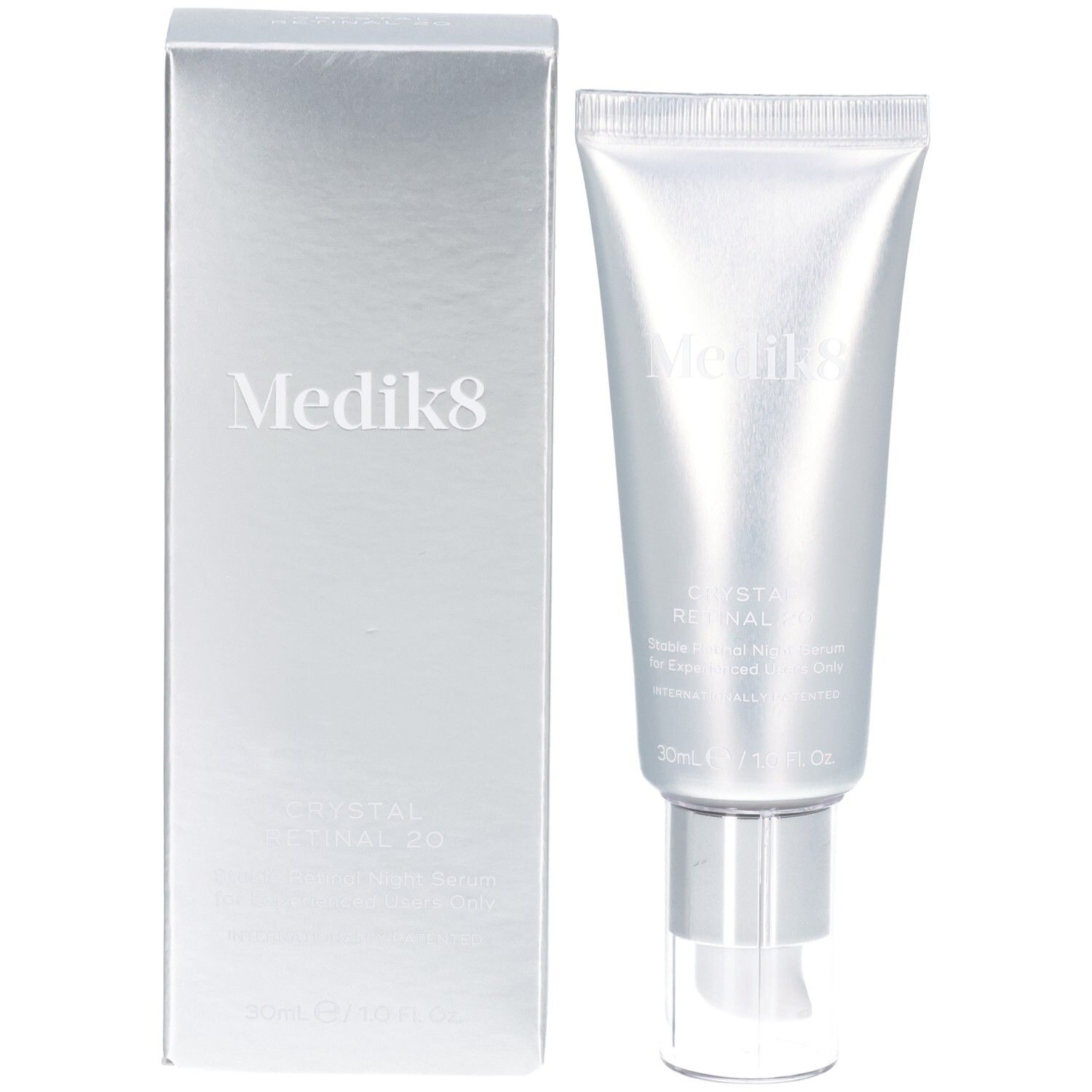 Tubo Medik8 Crystal Retinal 20 Siero Notte e scatola di imballaggio argentata.