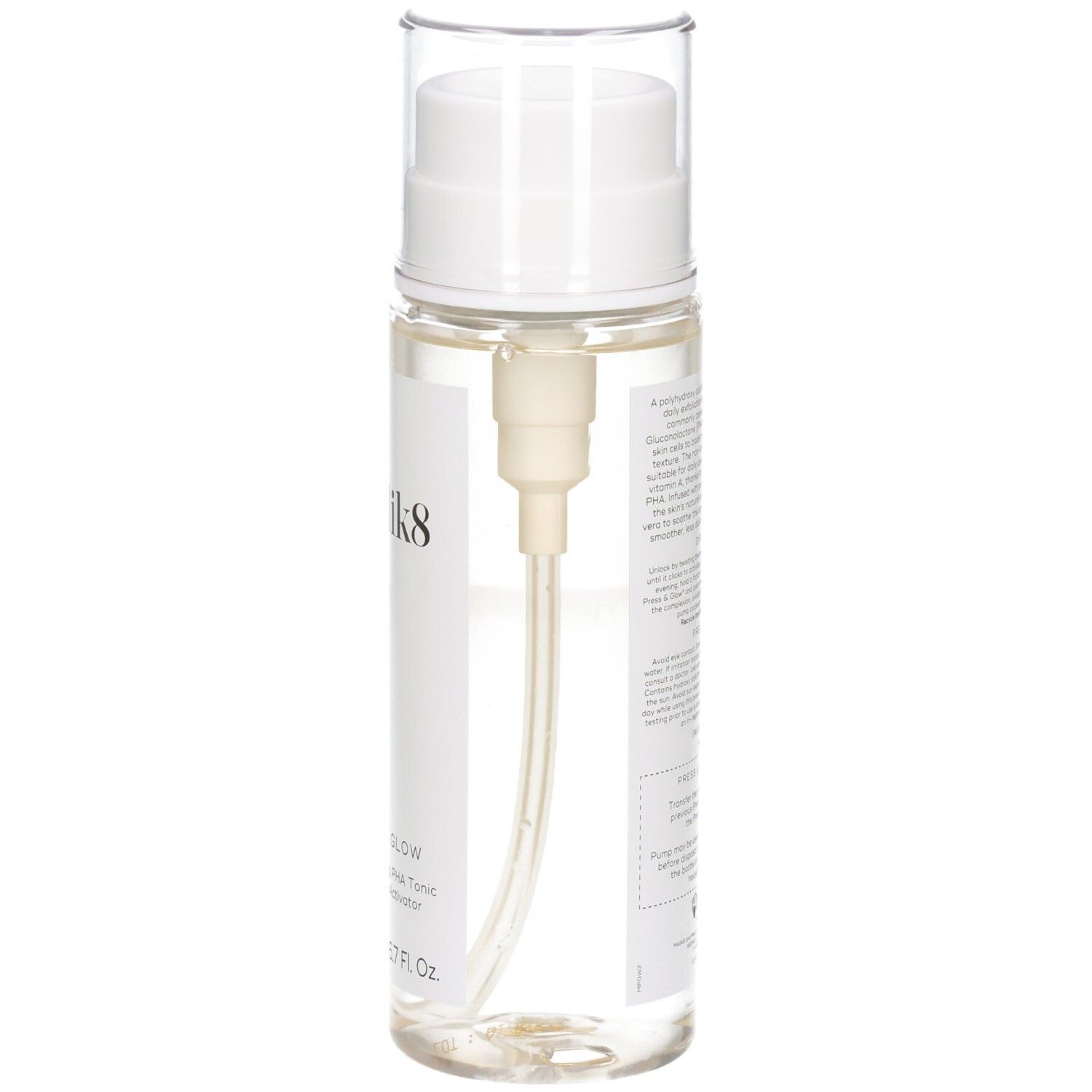 Vista laterale del Medik8 Press & Glow Toner, che mostra il flacone trasparente e l'erogatore a pompa.