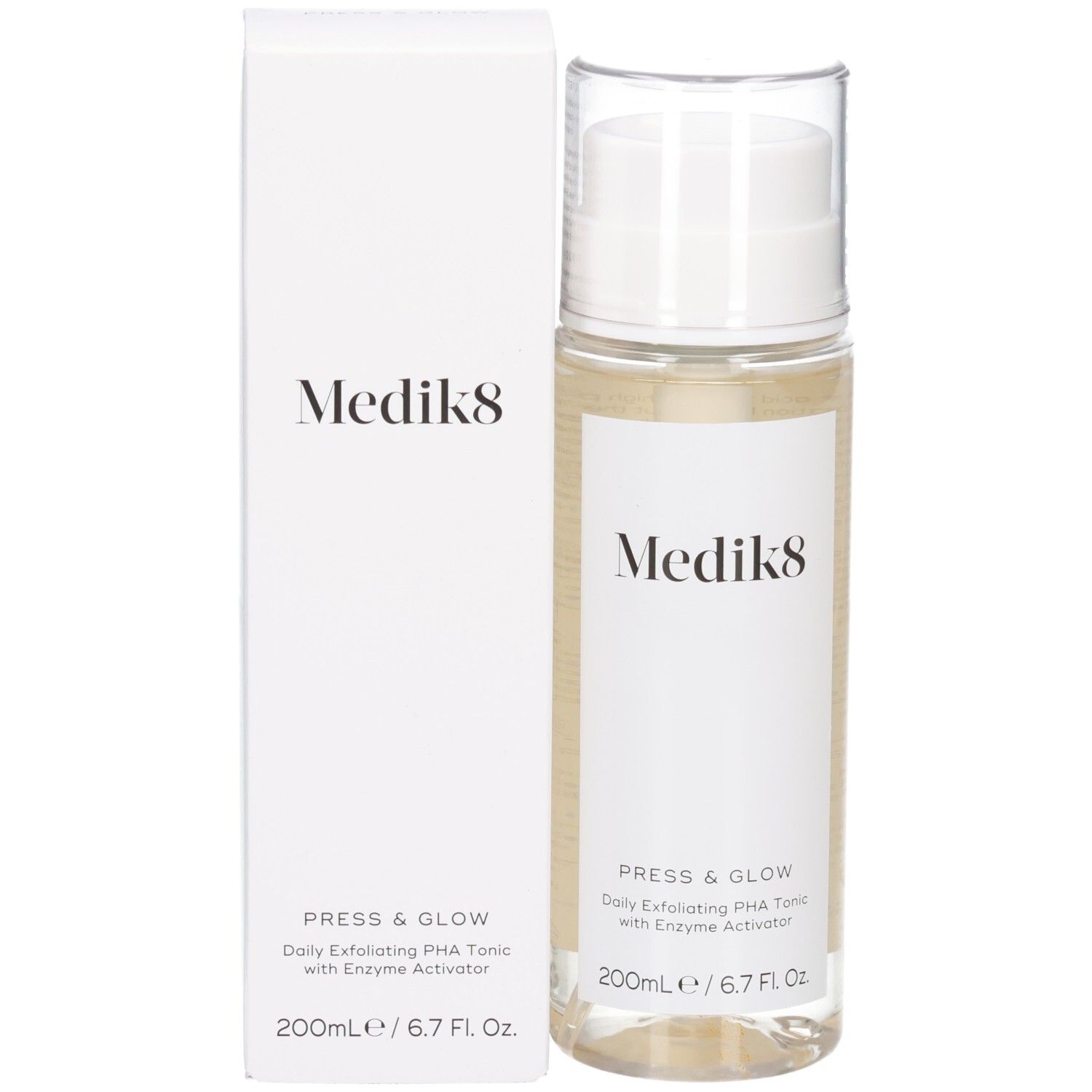 Medik8 Press & Glow Toner e la sua scatola di imballaggio, entrambi con il nome del prodotto e il logo.