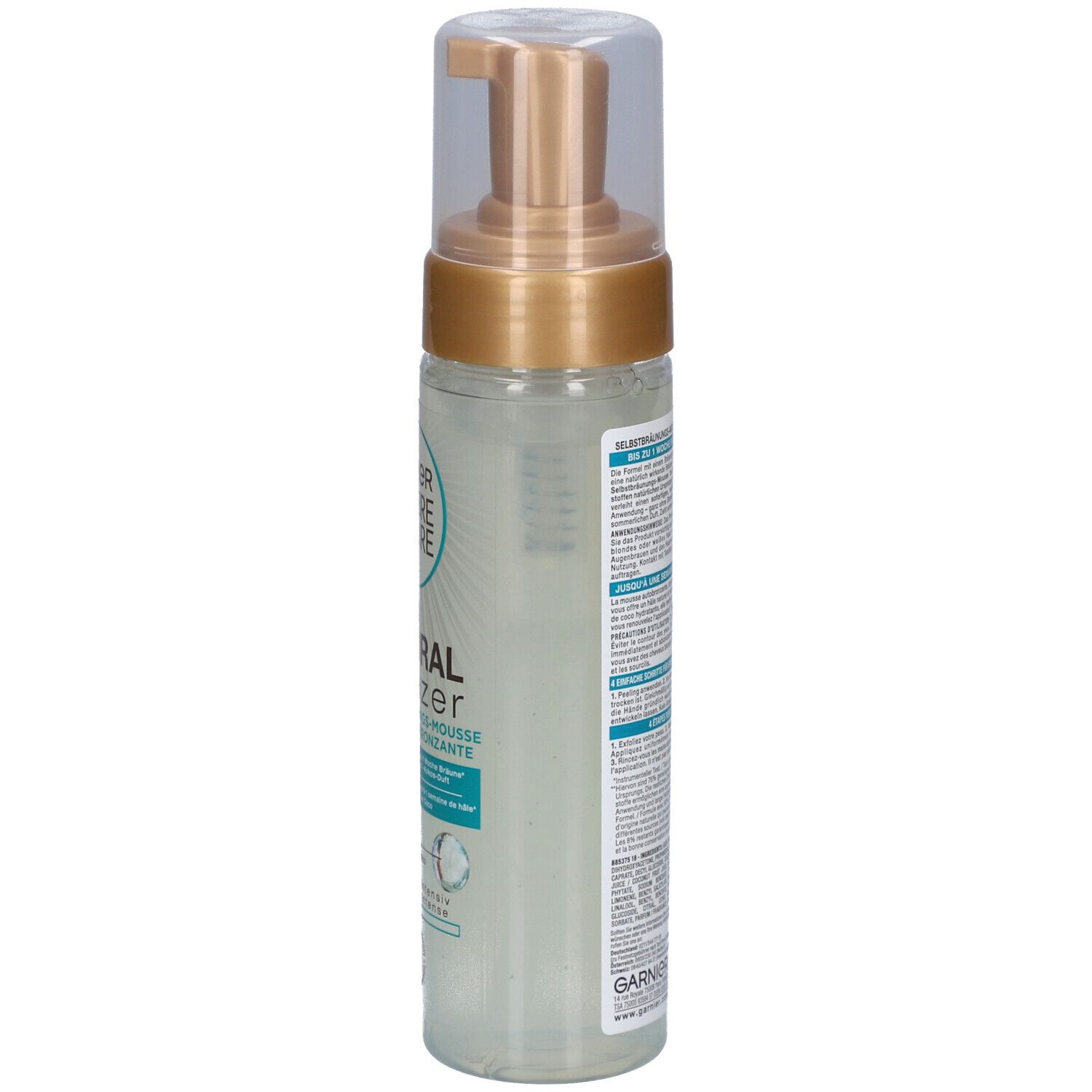 Flacone di mousse autoabbronzante, vista laterale. Garnier Ambre Solaire. Testo sull'etichetta. Liquido trasparente.