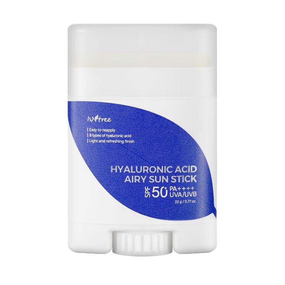 Stick solare bianco con adesivo blu. Testo: Hyaluronic Acid Airy Sun Stick SPF50+ PA++++. Marchio: Isntree.