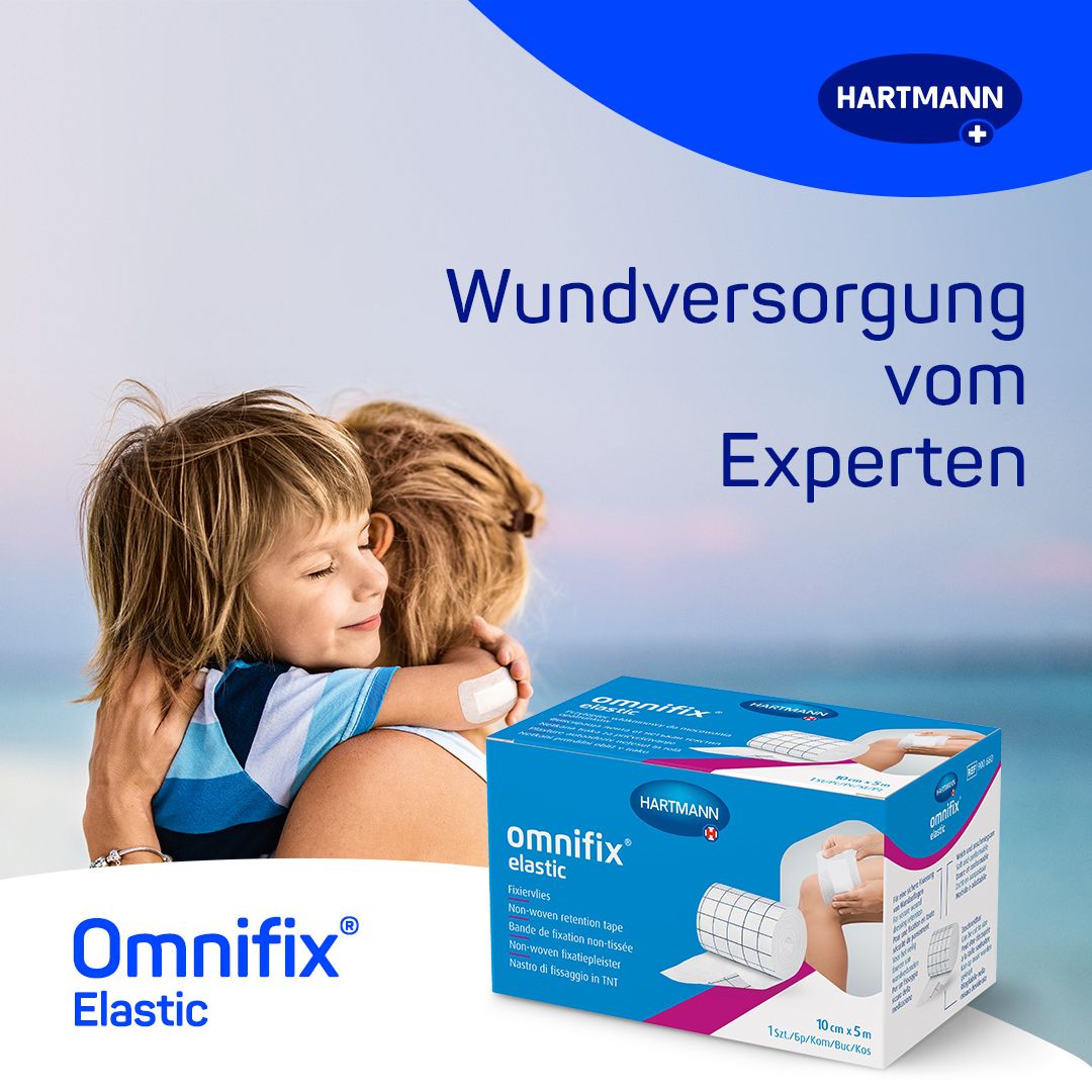Scatola del prodotto Omnifix Elastic. Bambino e madre si abbracciano. Testo: Cura delle ferite da esperti.