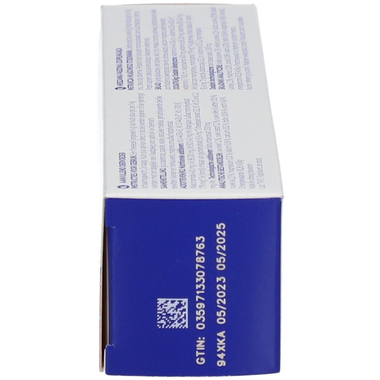 Vista laterale della confezione Nutri-plus Gel. Codice GTIN e data di scadenza. Sfondo blu.