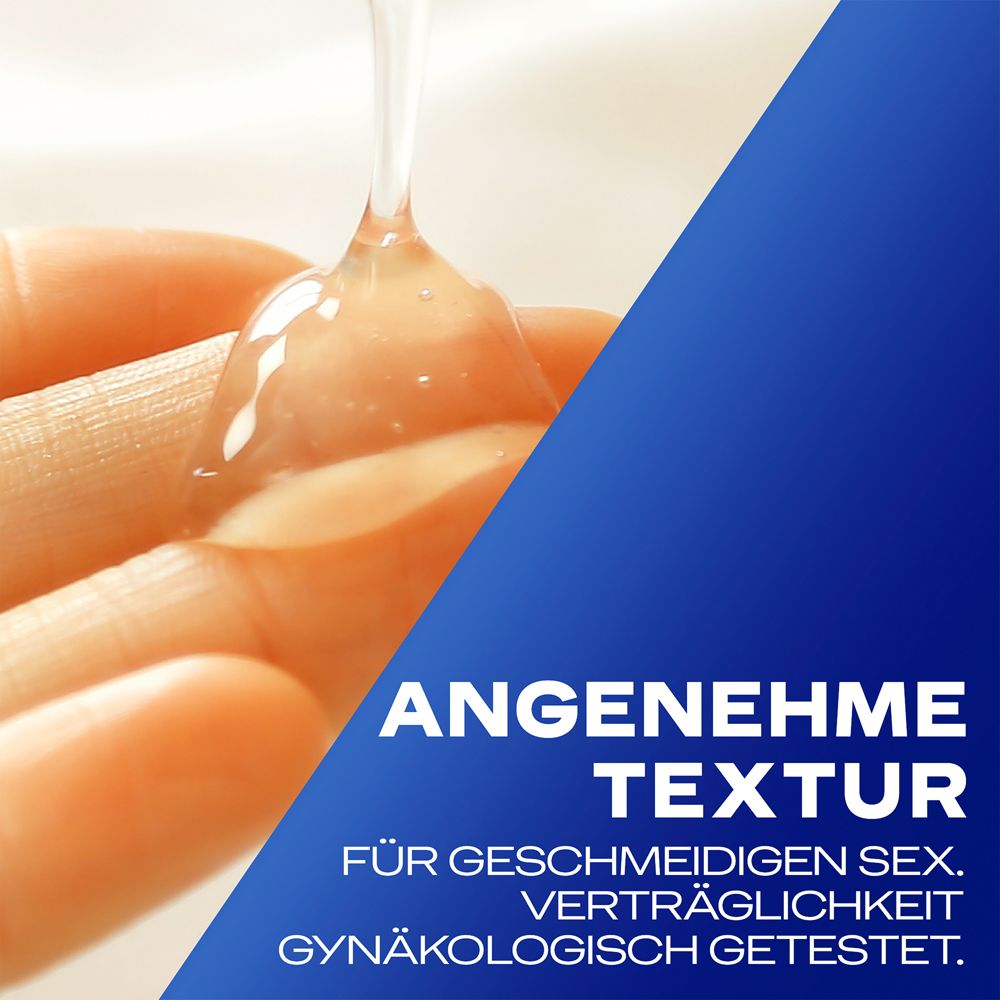 Texture piacevole del gel lubrificante Durex Play Feel su una mano.