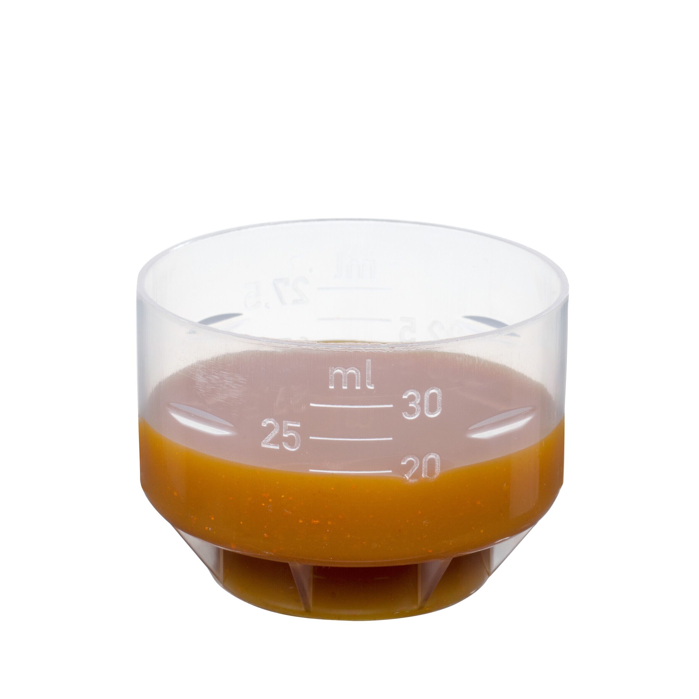 Misurino con liquido. Il liquido è arancione. Scala con indicazioni in ml.