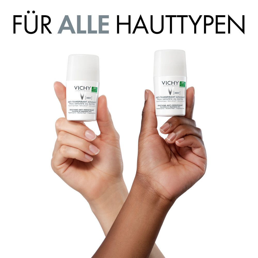 Mani che tengono due roll-on. Per tutti i tipi di pelle. Logo Vichy visibile. Diversi colori della pelle.