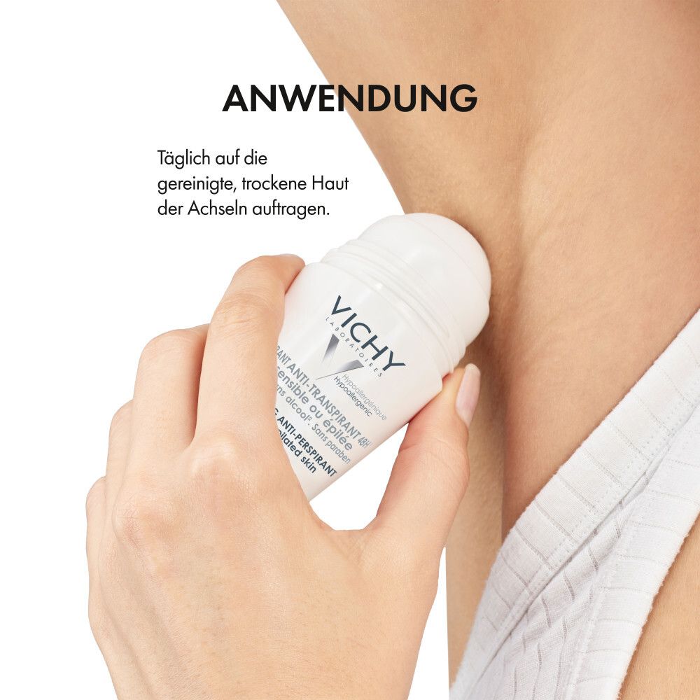 Applicazione del deodorante roll-on. Applicare su pelle pulita e asciutta. Logo Vichy visibile.