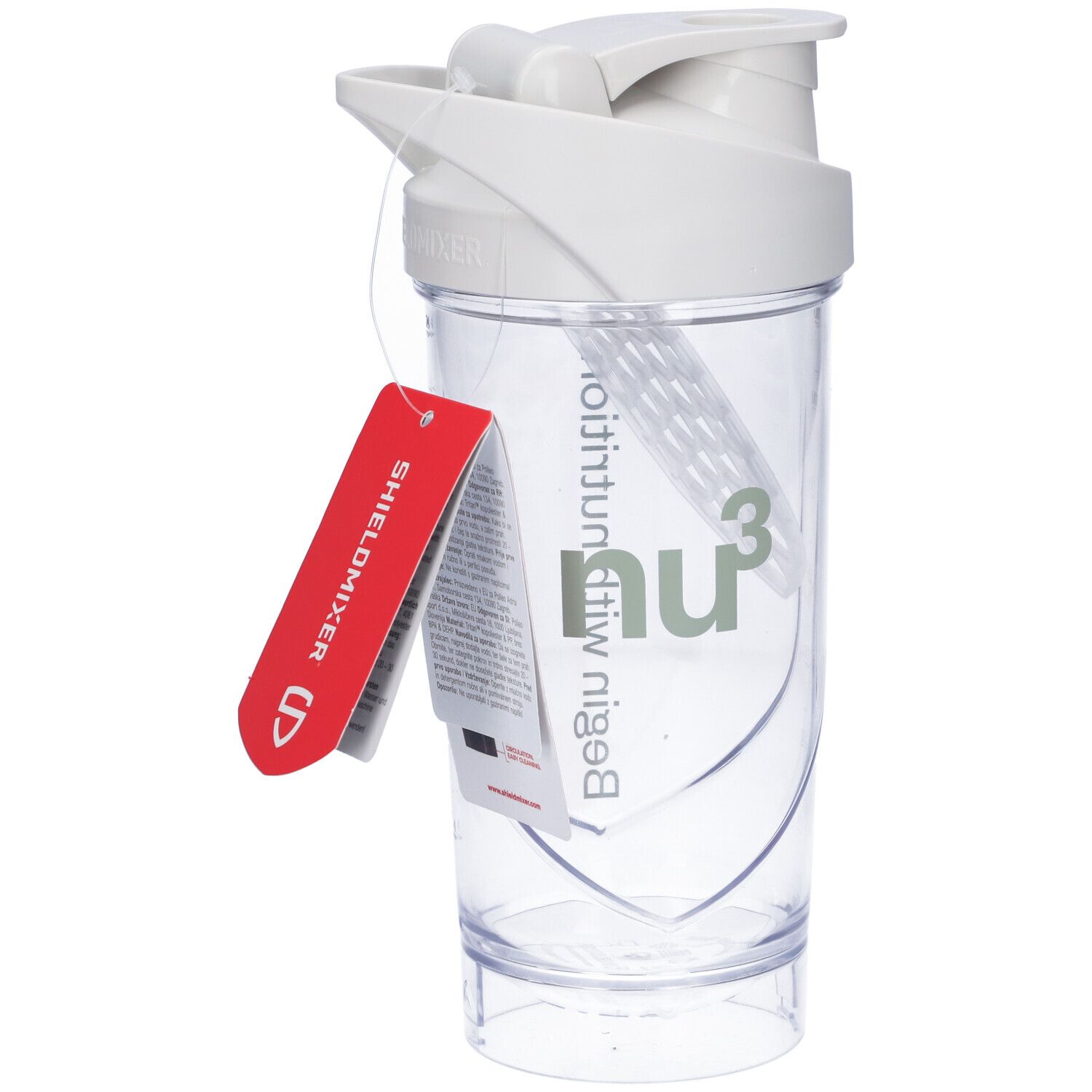 Shaker bianco con coperchio bianco. Contenitore trasparente. Etichetta rossa con testo. Include una sfera.