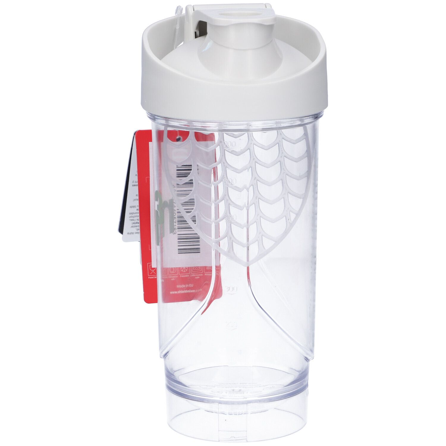 Shaker bianco con coperchio bianco. Contenitore trasparente. Etichetta rossa con testo. Senza sfera miscelatrice.