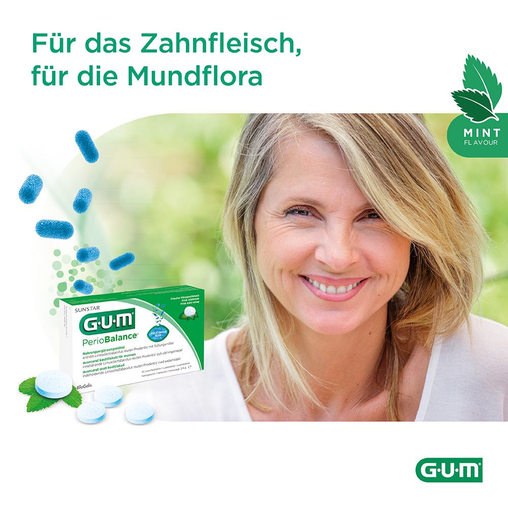 Donna sorridente. Confezione GUM PerioBalance e pastiglie accanto. Testo: Per le gengive, per la flora orale.