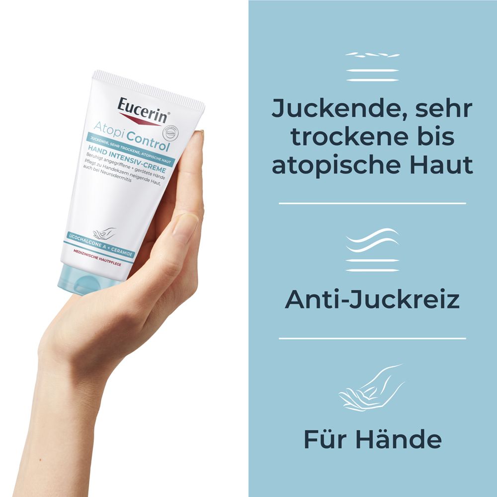 Mano che tiene la crema mani Eucerin AtopiControl. Per pelli secche, irritate e atopiche. Anti-prurito.