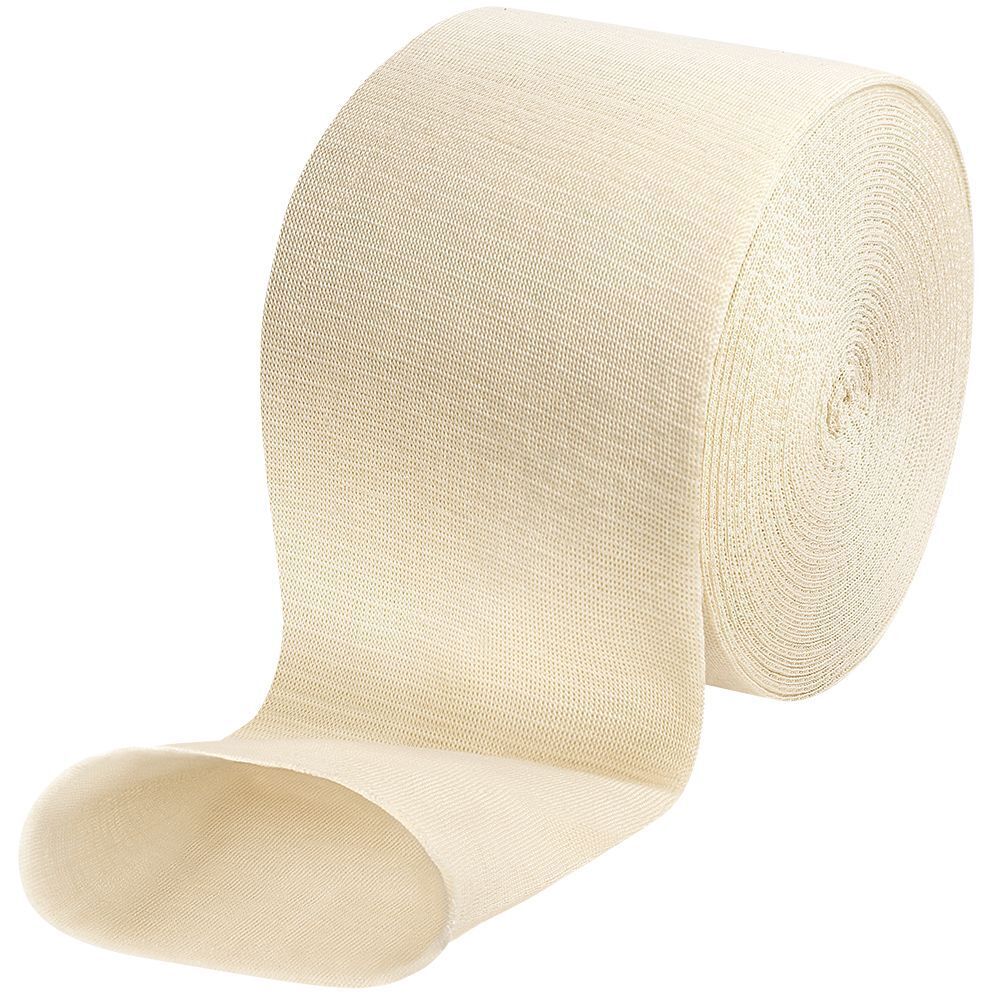 Un rotolo di benda tubolare elastica color beige chiaro.