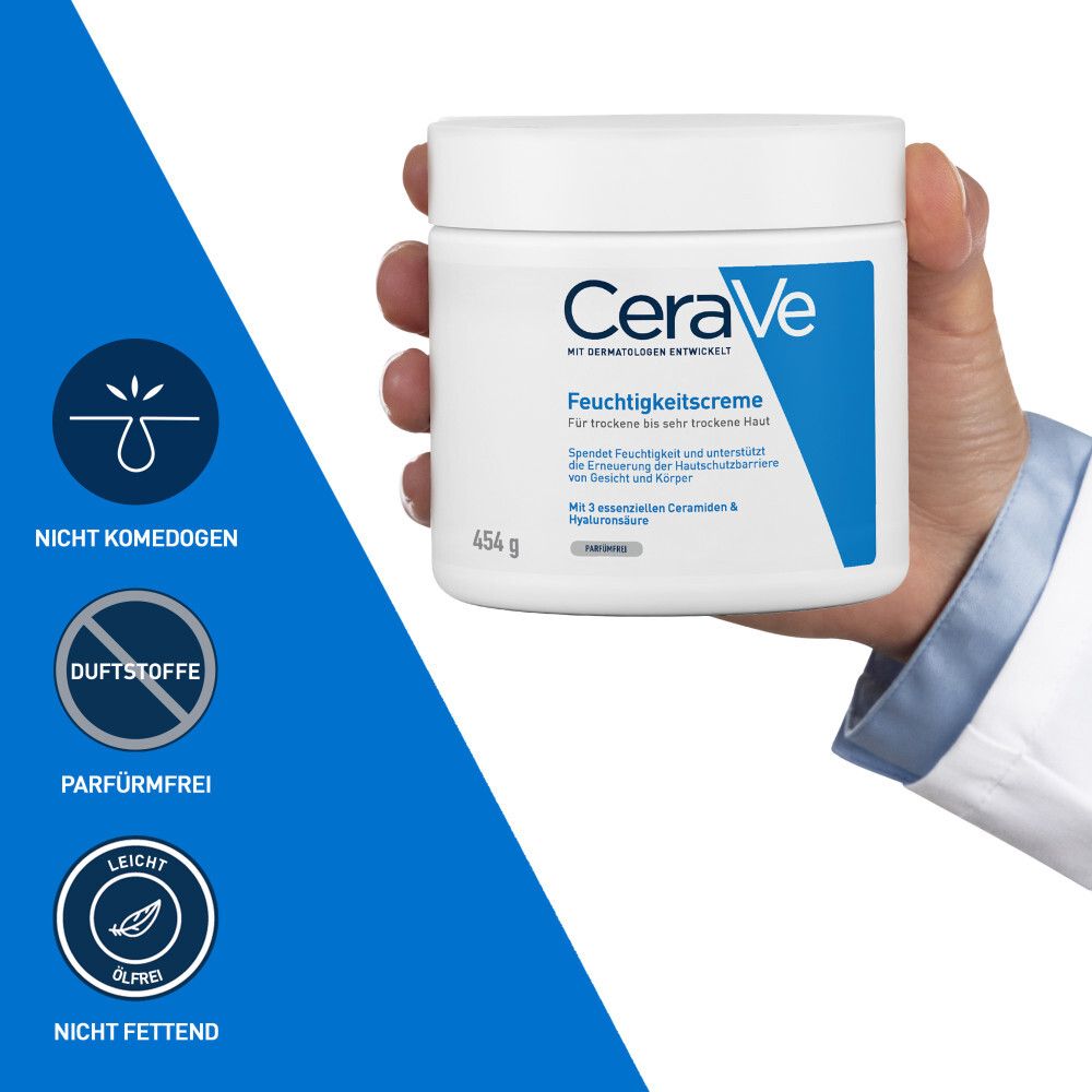 Persona che tiene un vasetto di crema bianco. Scritta CeraVe e crema idratante. Non comedogeno, senza profumo, non grasso.