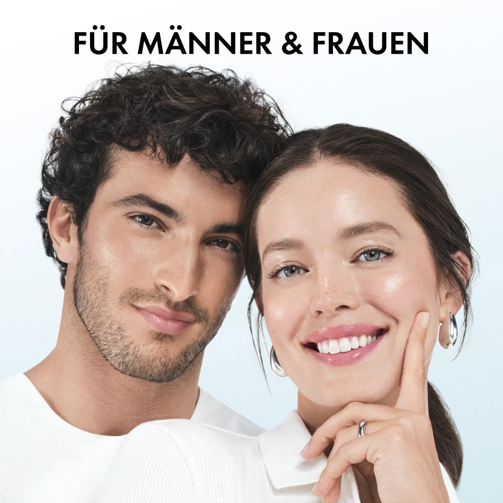 Uomo e donna sorridono, per uomini e donne.