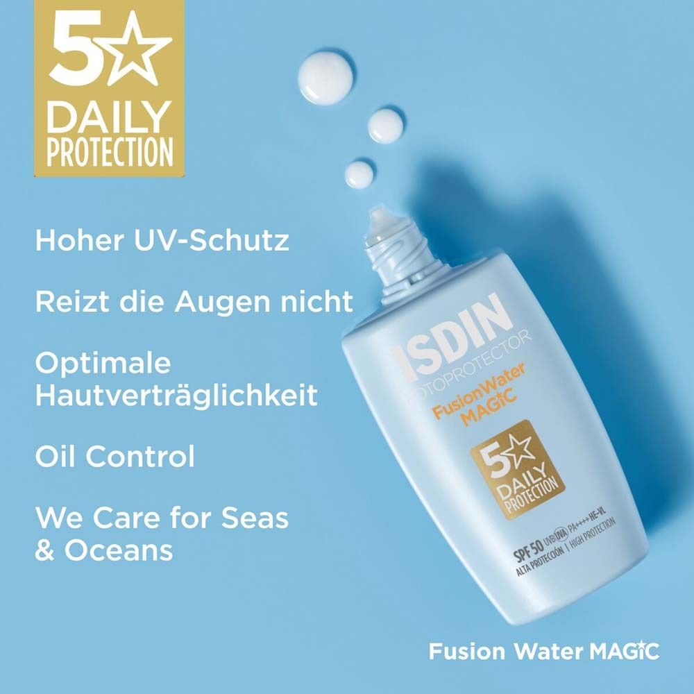 ISDIN Fusion Water Magic. Flacone blu. Testo: 5 Star Daily Protection. SPF 50. Alta protezione UV.